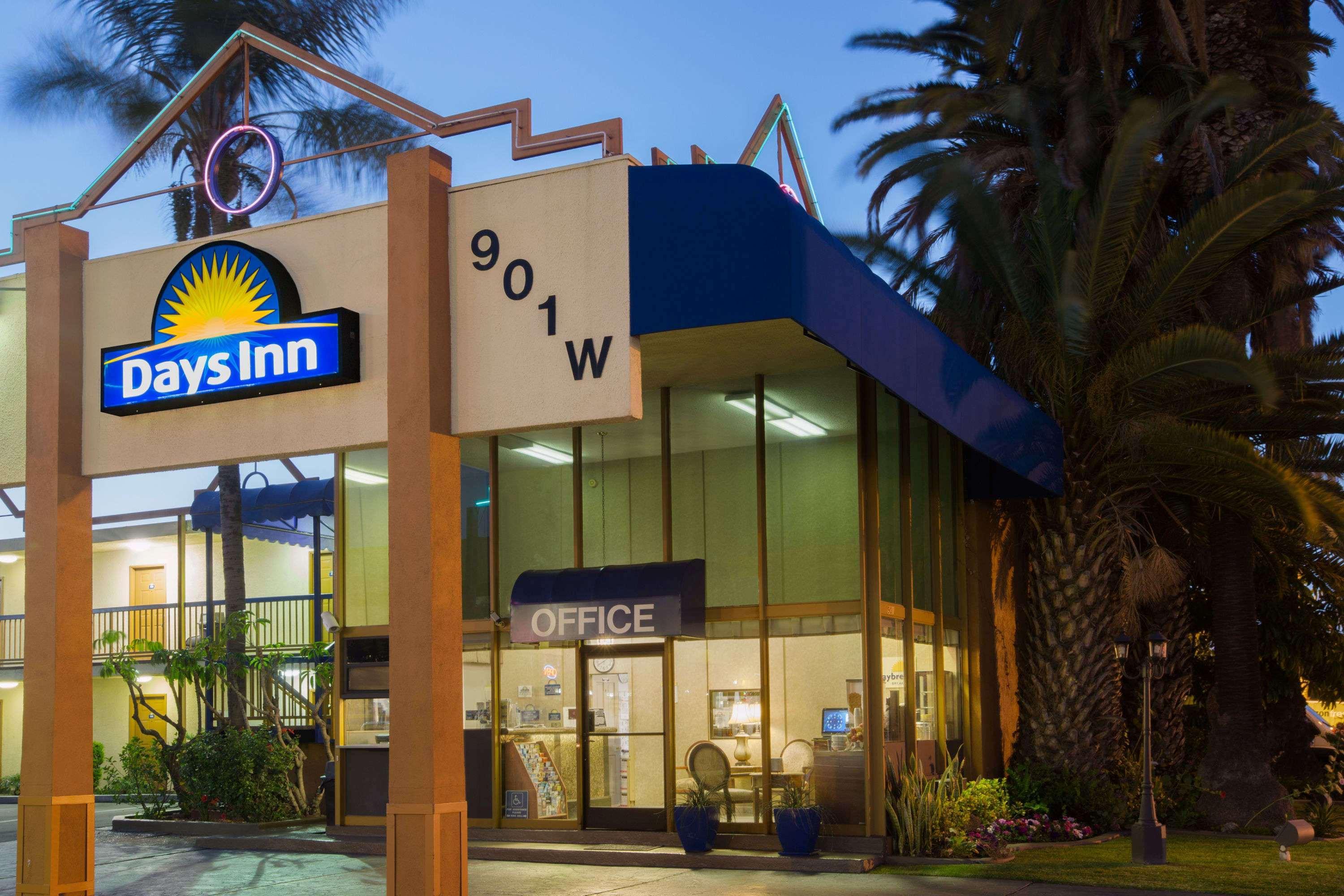 Days Inn By Wyndham Los Angeles Lax/Venicebch/Marina Delray Inglewood Kültér fotó